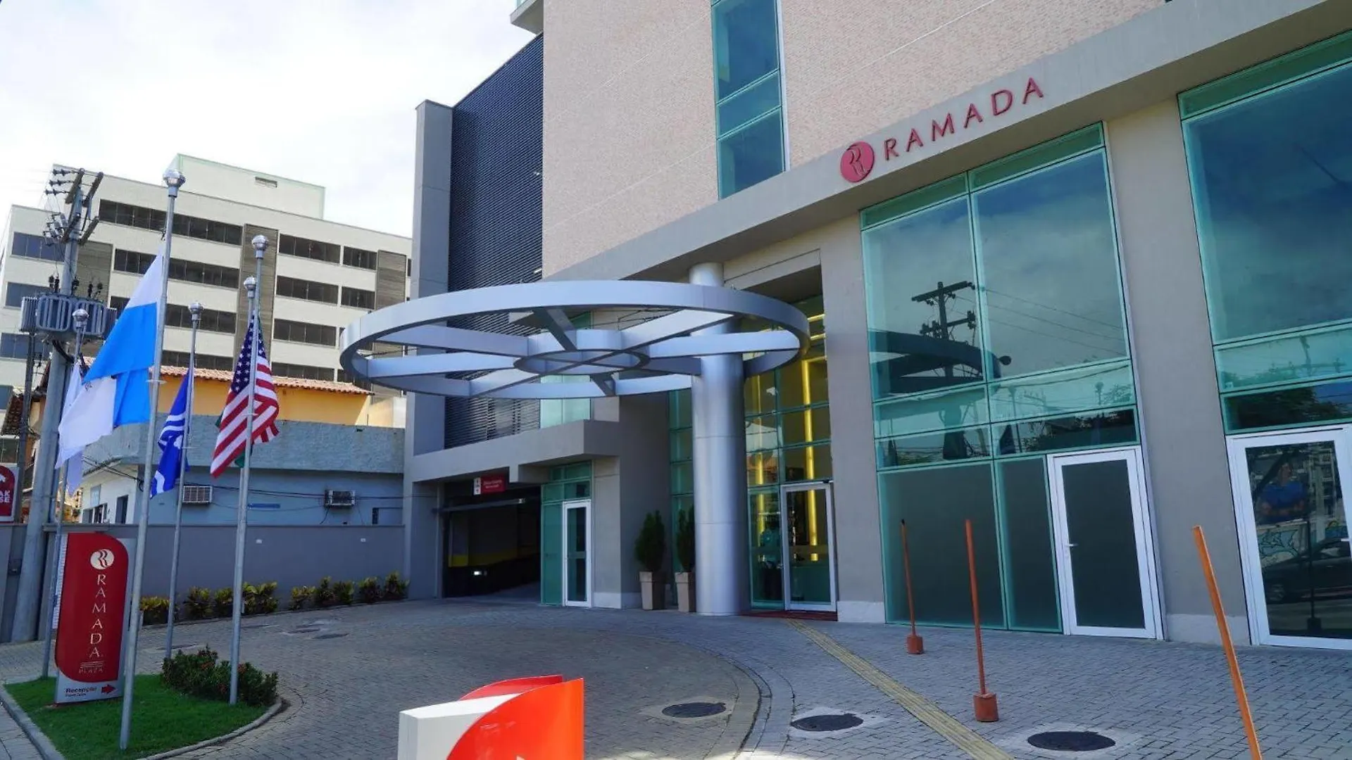 Flat Exclusivo Em Hotel De Alto Padrao - Imbetiba, Macae